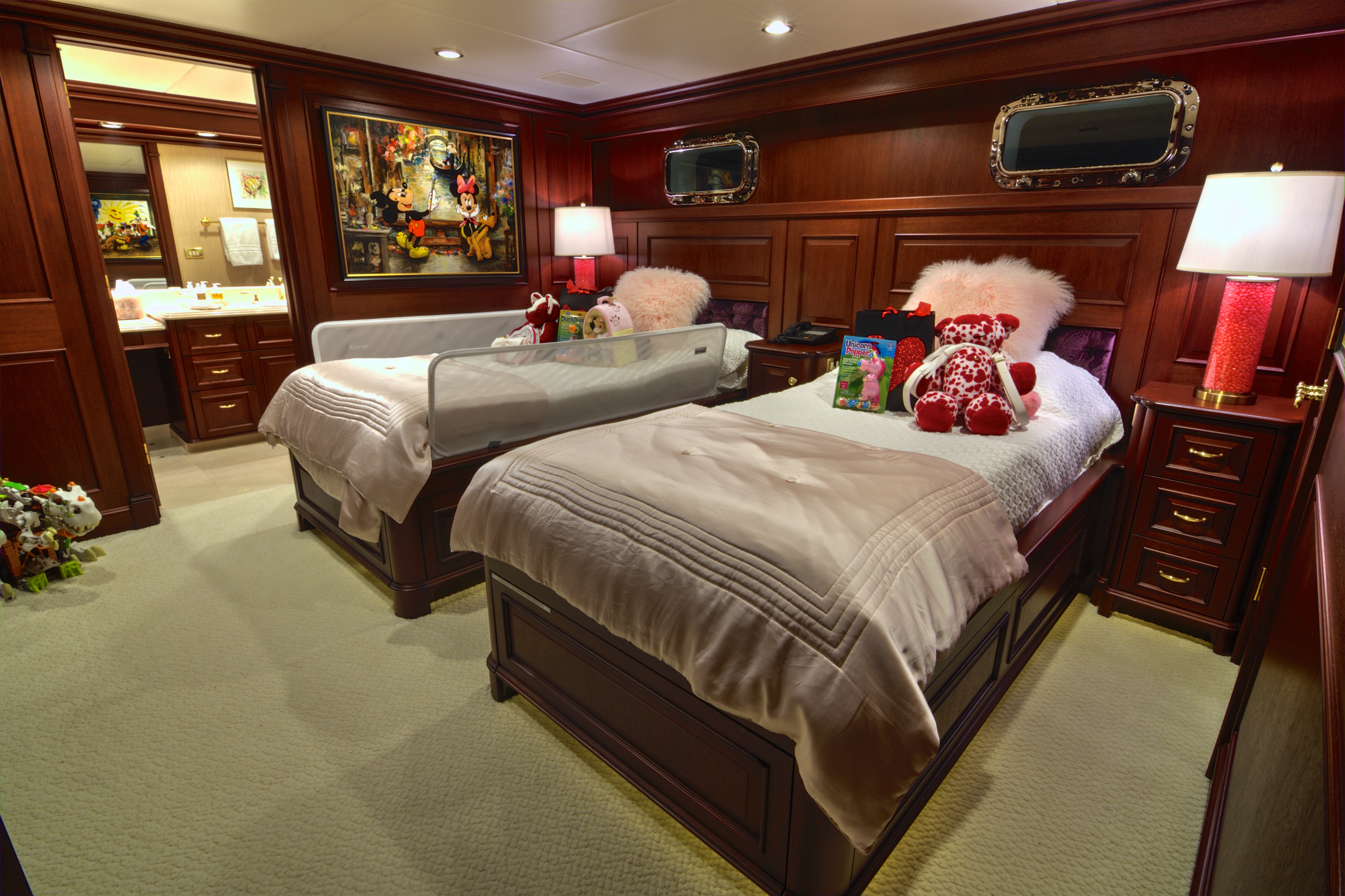 Guest Port Aft