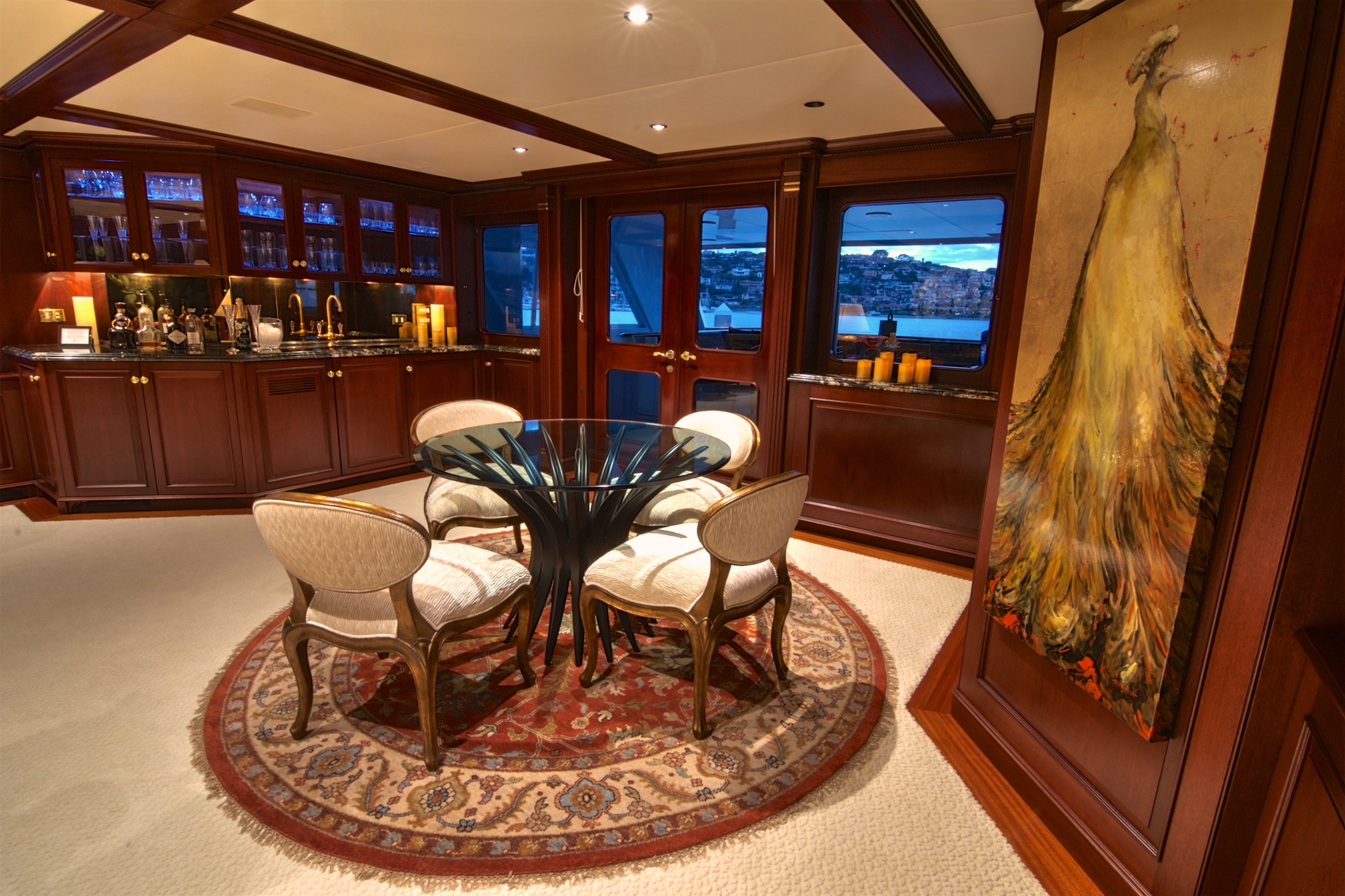 main salon aft