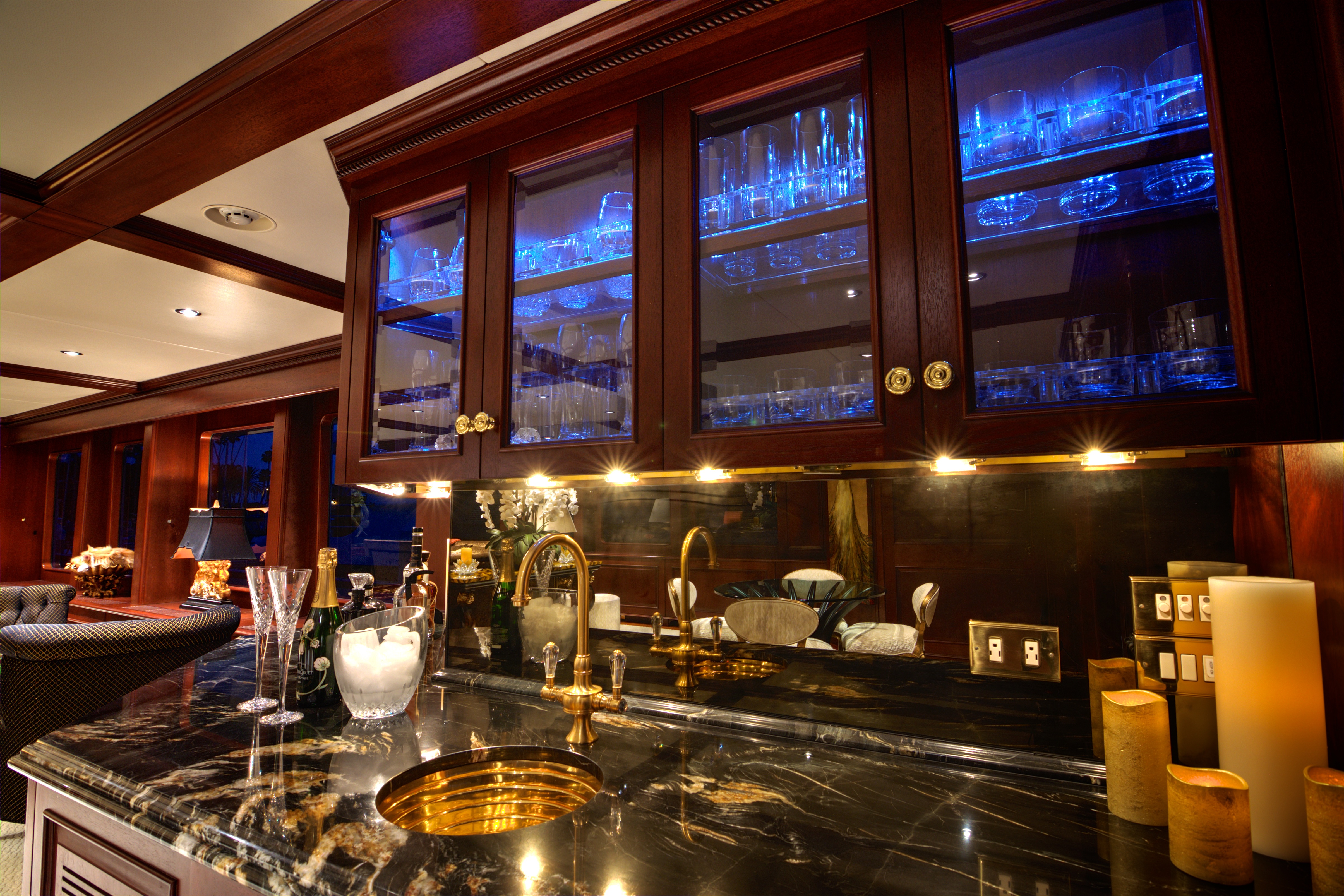 main salon bar